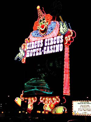 Leuchtreklame des Circus Circus